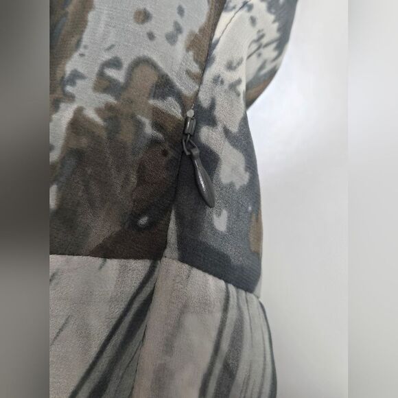 CAbi Abstract Print Sleeveless Semi-Sheer Blouse Sz S - Picture 6 of 6